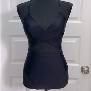 Cross cross one piece